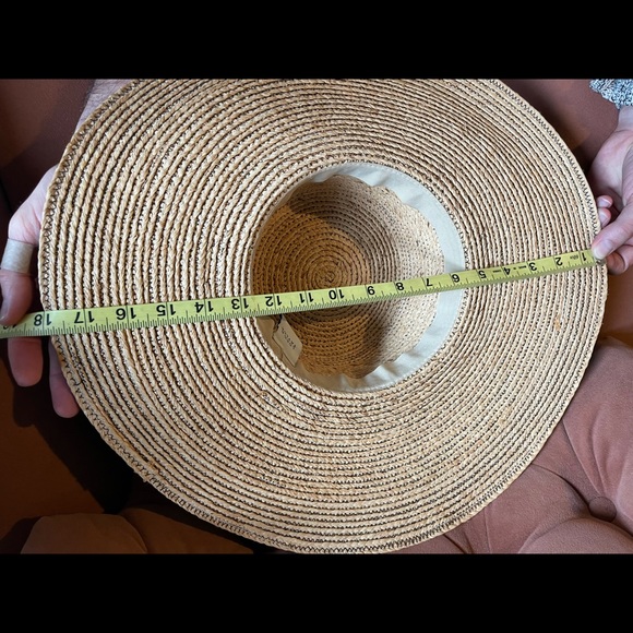Lord and Taylor Wide Brim Women’s Straw Beach Hat - Picture 3 of 6